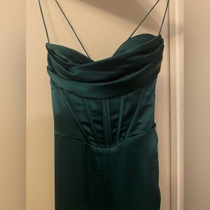 Beautiful prom dress but could be work to any dressy occasion.